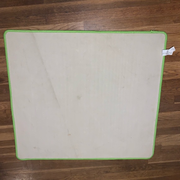 Melissa and Doug Race Car rug - Picture 4 of 4